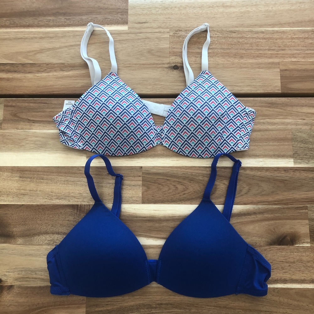 NWOT Hanes‎ padded bras 32/M